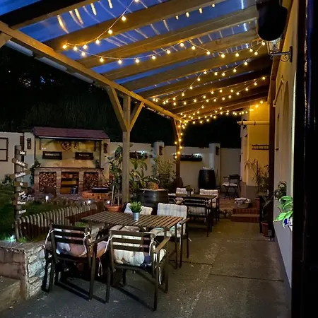 Castle Garden * エゲル