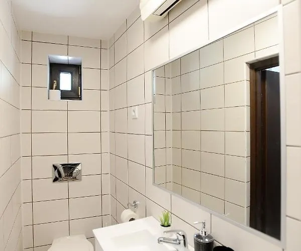 Castle Garden Apartment *